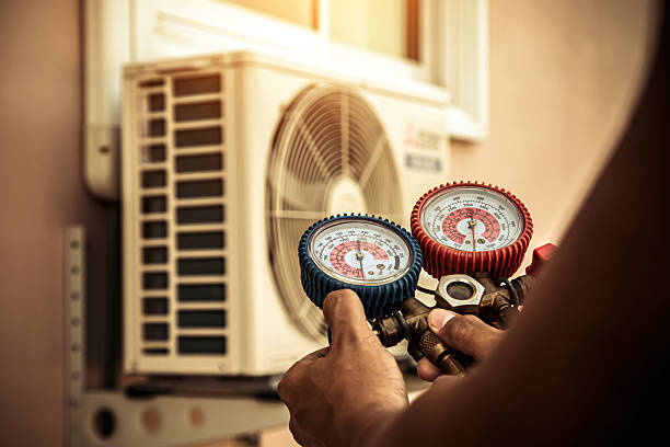 Professional Hvac technician working in Wabasso, FL